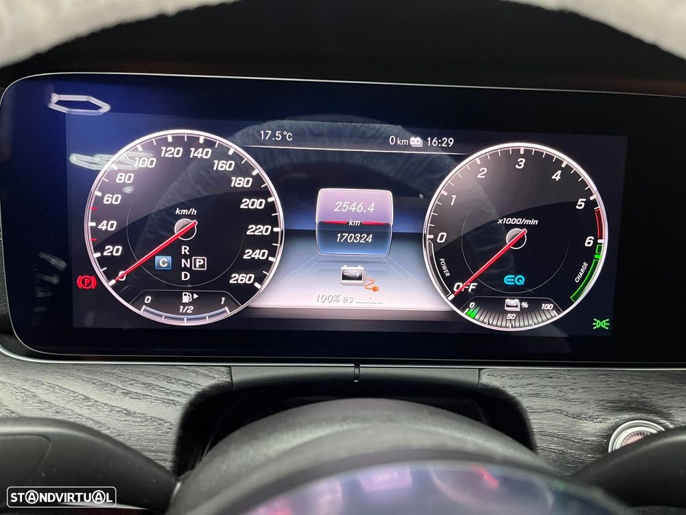 Mercedes-Benz E 300 de AMG Line - 12