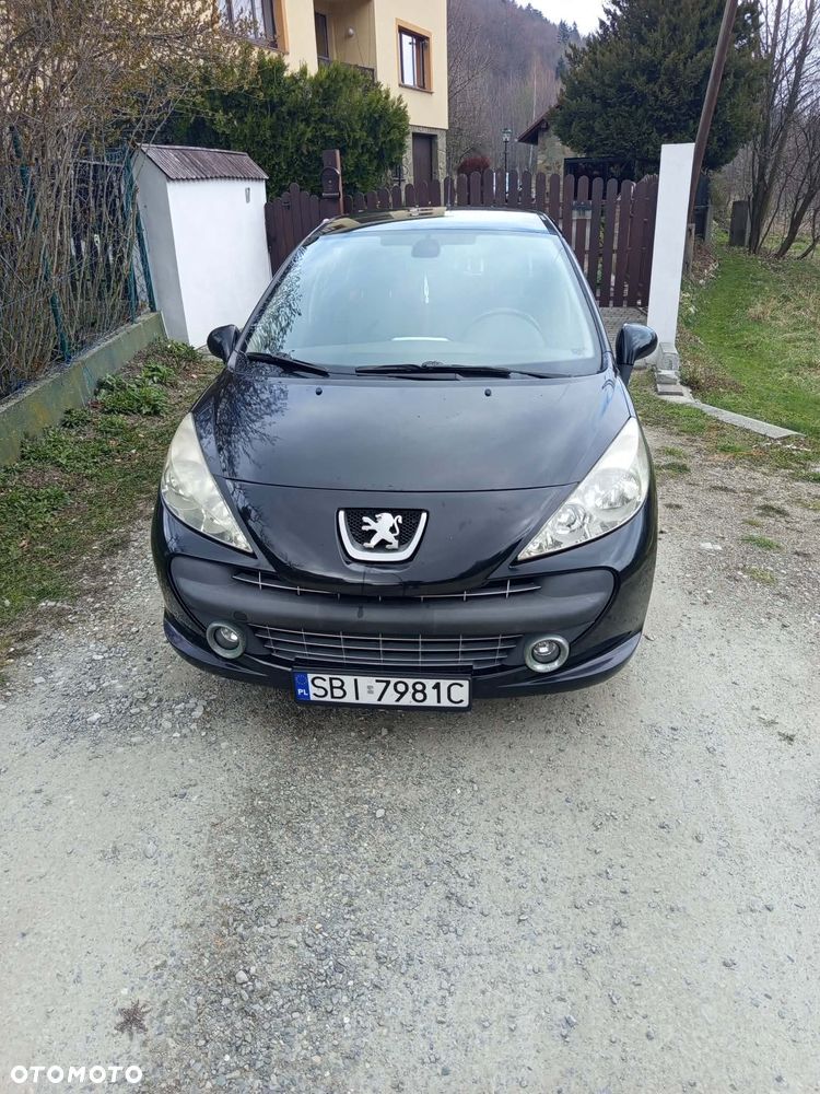 Peugeot 207 - 1