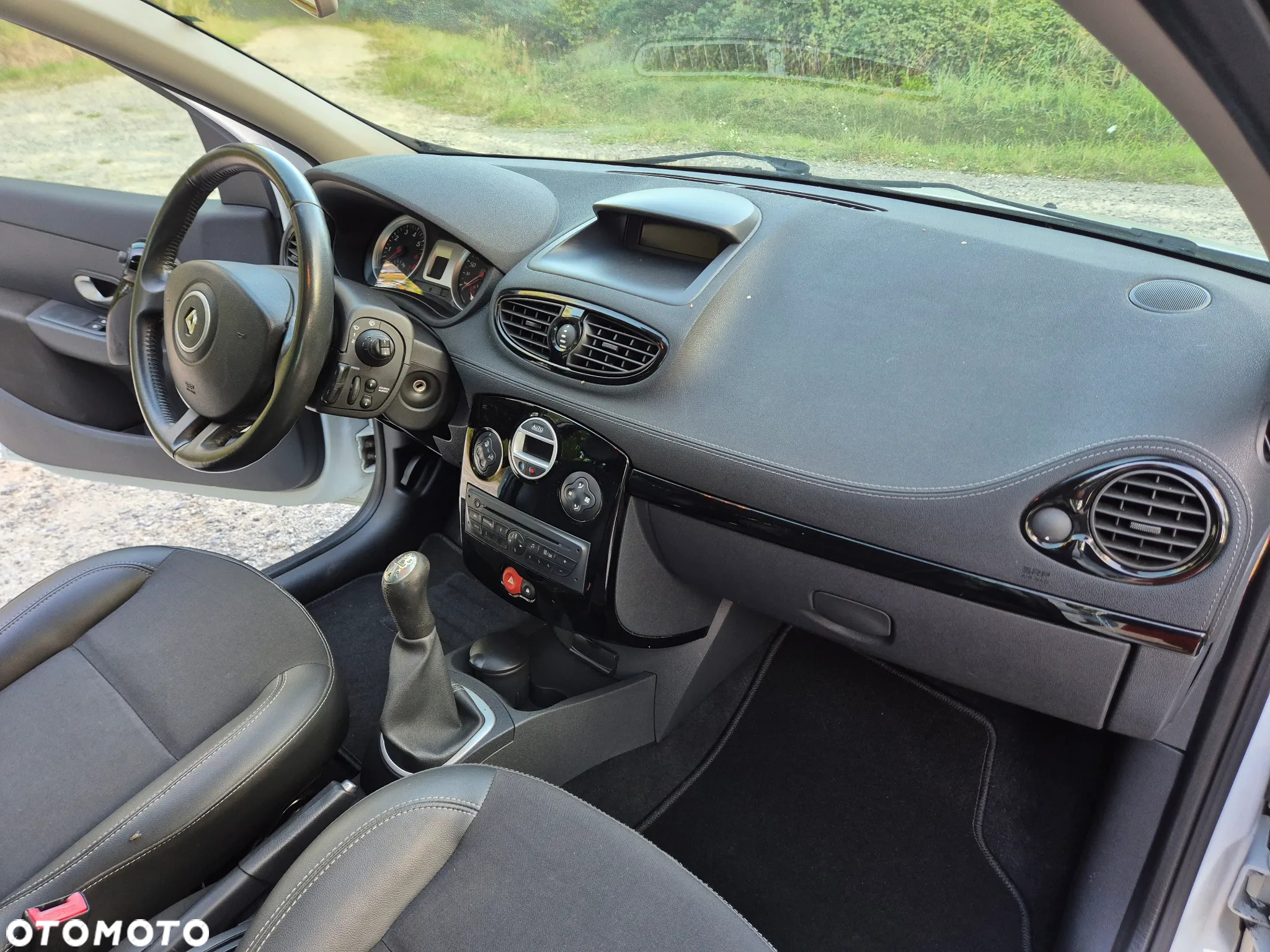 Renault Clio TCe 100 Grandtour nightDay - 14