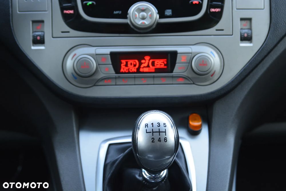 Ford Kuga 2.0 TDCi Titanium - 32