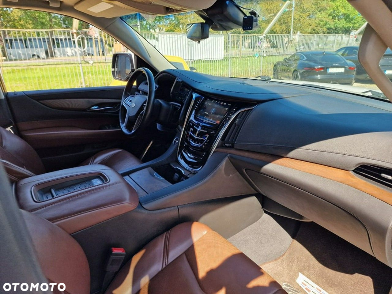 Cadillac Escalade - 29