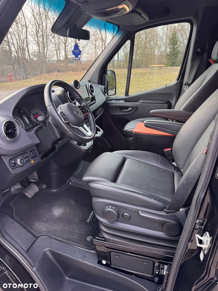 Mercedes-Benz Sprinter - 11