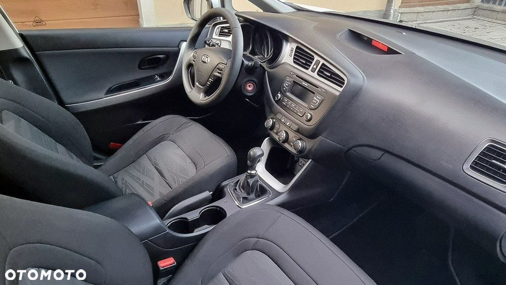 Kia Ceed - 12