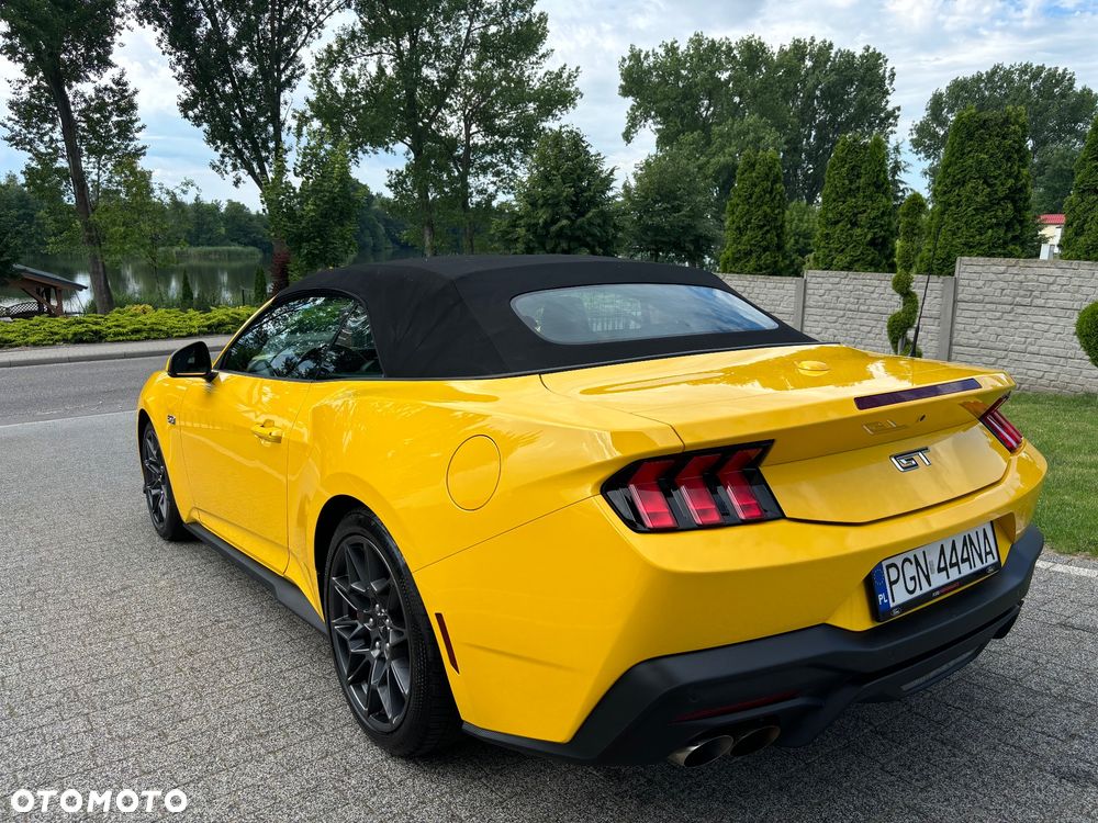 Ford Mustang - 6