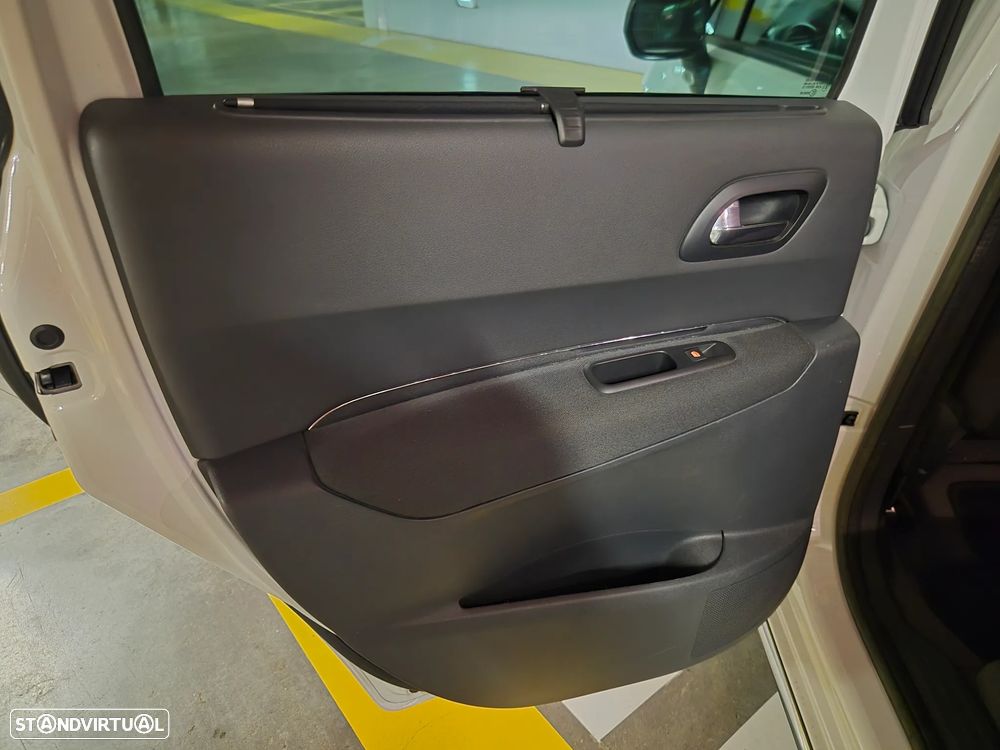Peugeot 3008 1.6 HDi Style - 32