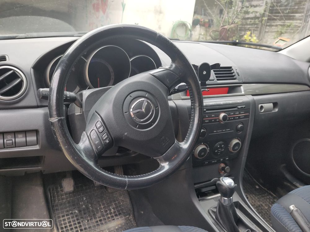 Mazda 3 Hatchback - 8