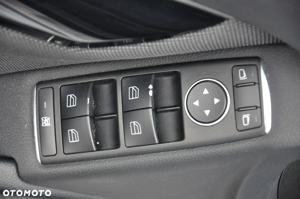 Mercedes-Benz Klasa C 200 CDI DPF (BlueEFFICIENCY) - 24