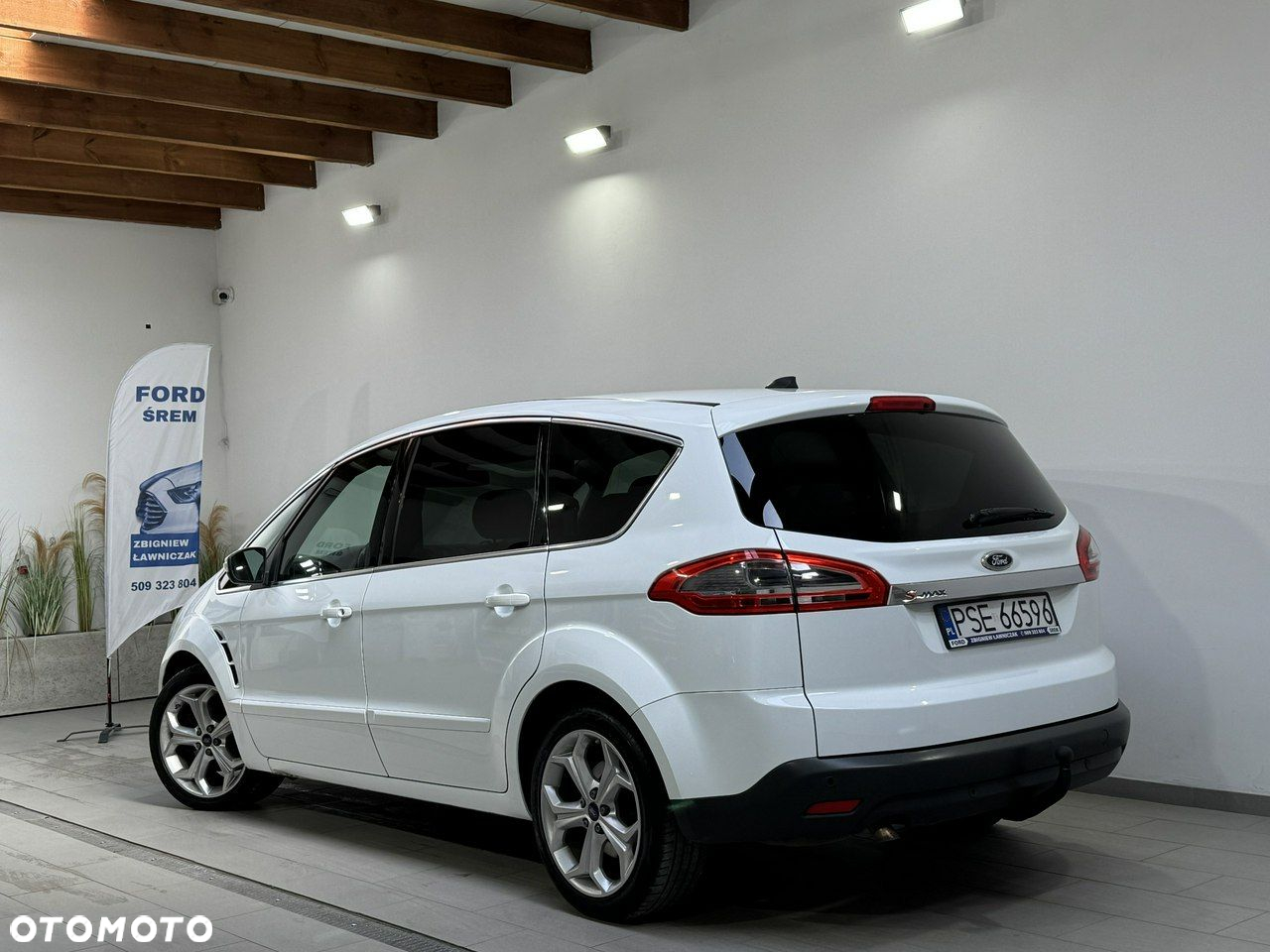 Ford S-Max - 13