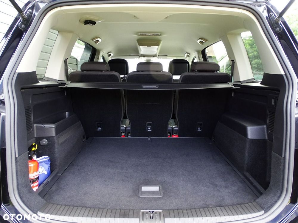 Volkswagen Touran - 37