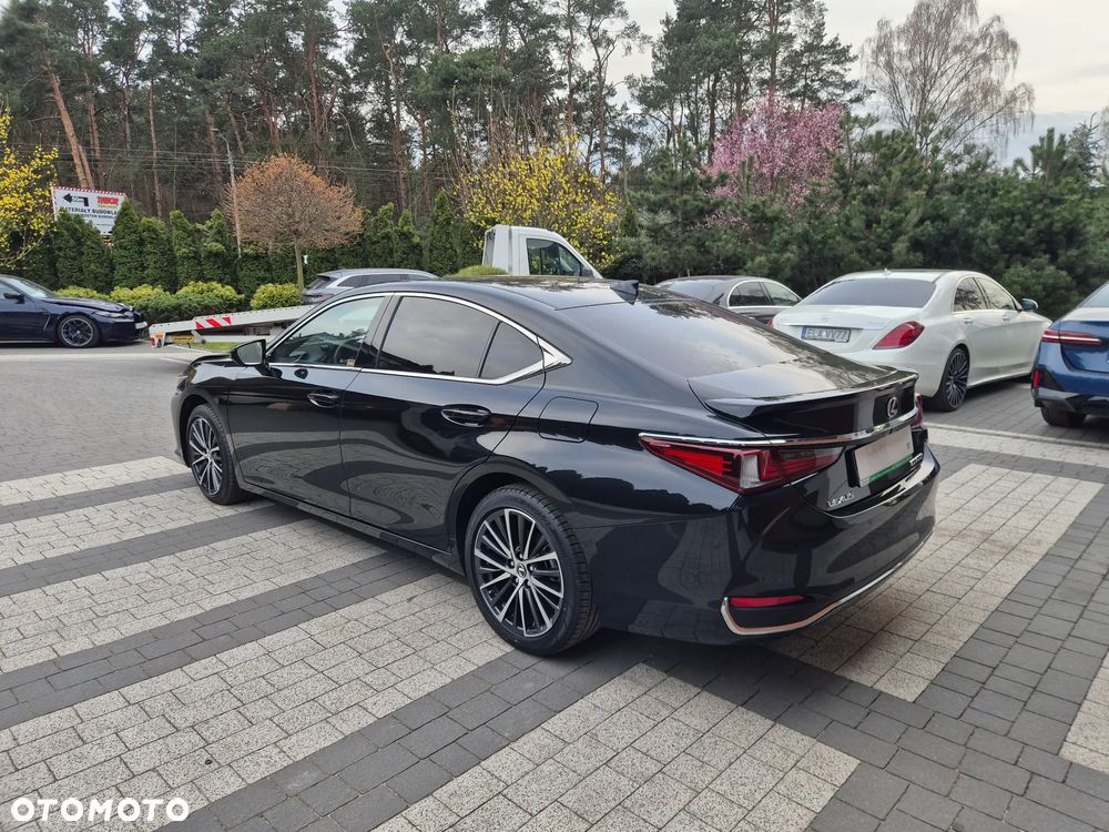 Lexus ES 300h Prestige - 14