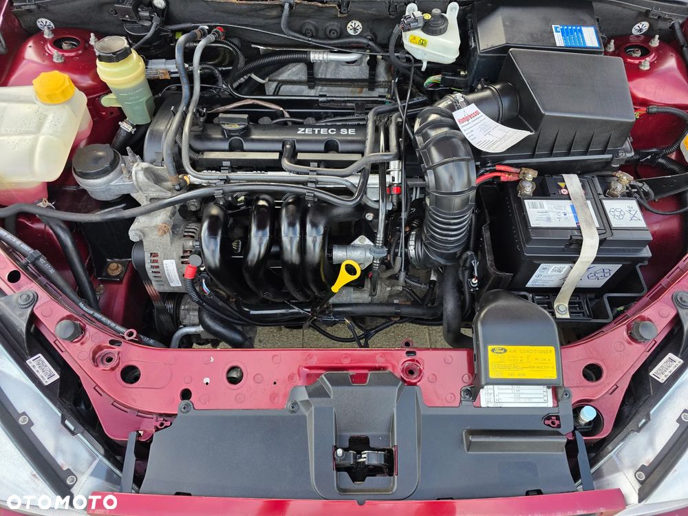 Ford Focus Ghia - 17