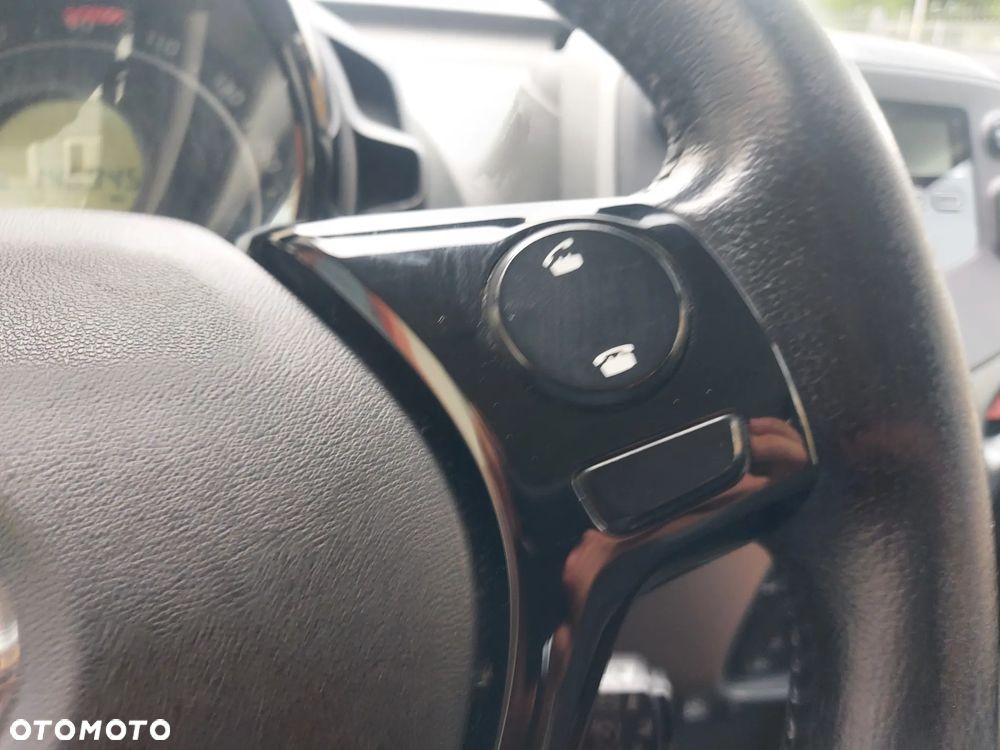 Toyota Aygo x-play - 16