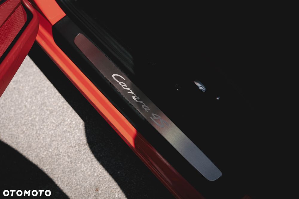 Porsche 911 Carrera 4S PDK - 23