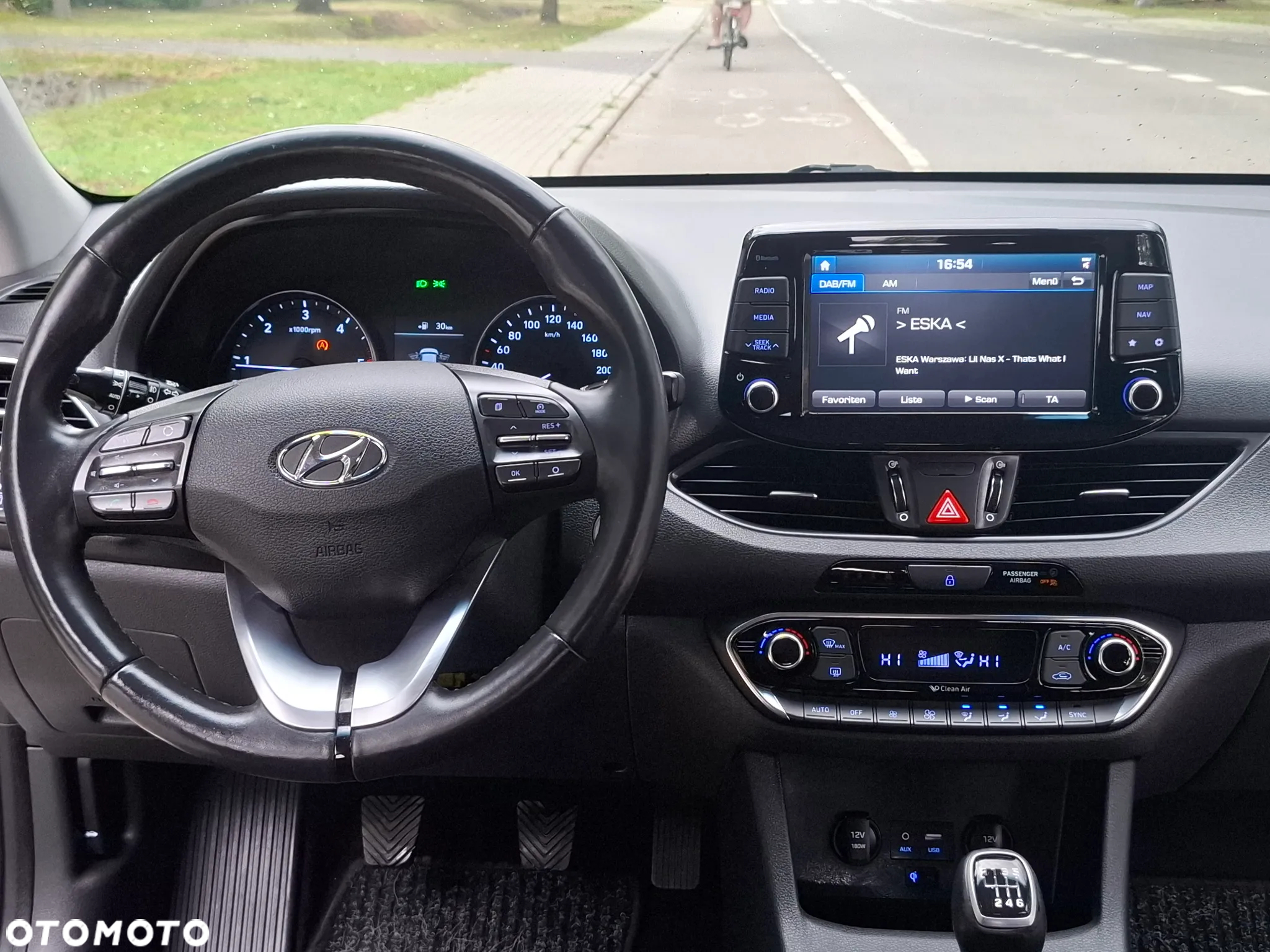 Hyundai i30 1.6 CRDI Fifa World Cup Edition - 12