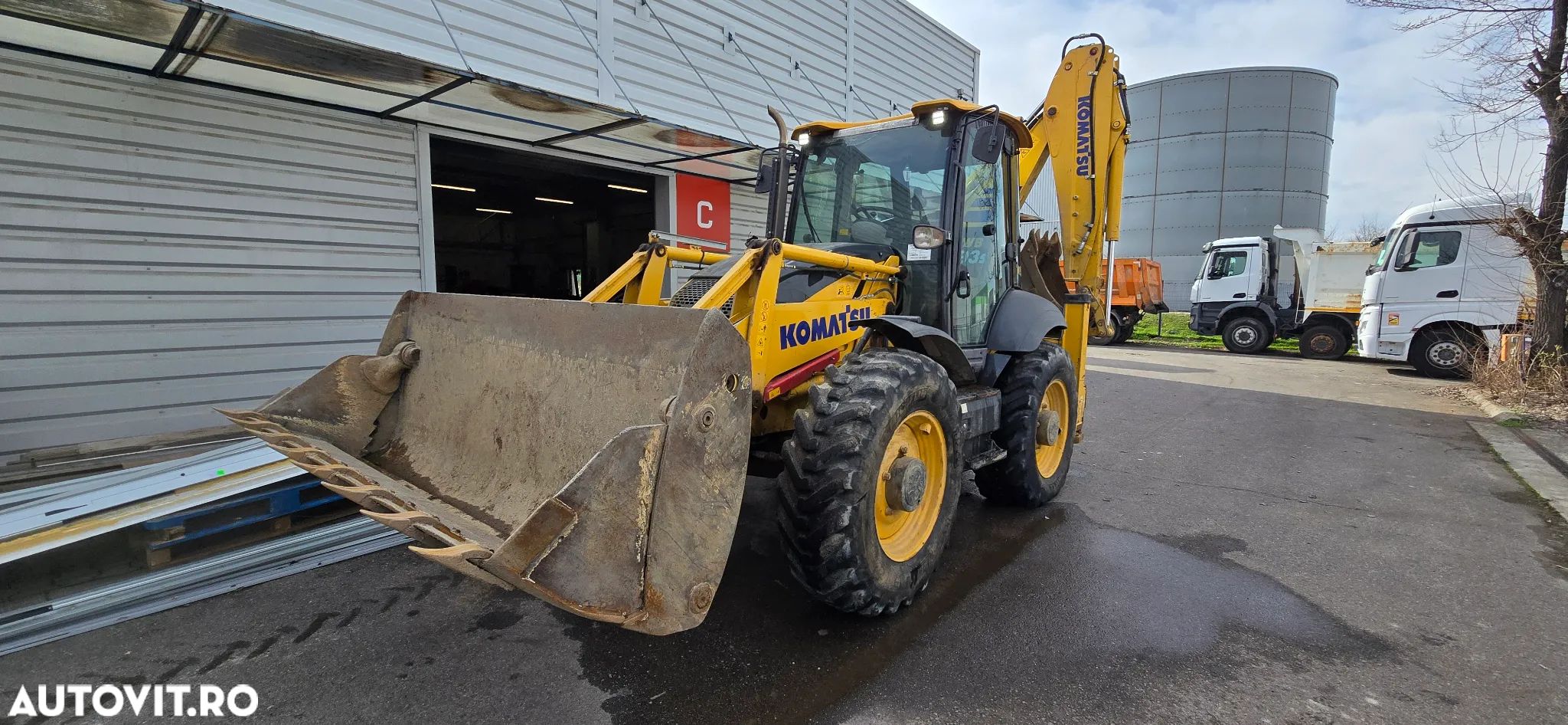 Komatsu Buldoexcavator Komatsu WB93S-8 - 1