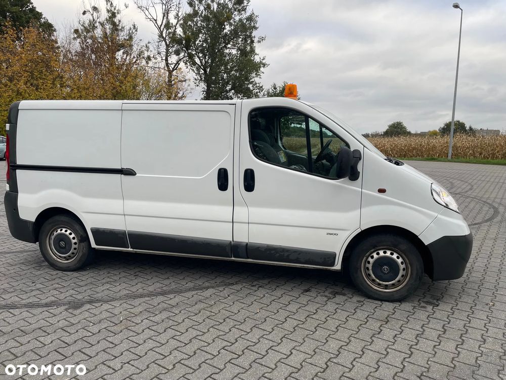 Opel Vivaro - 2
