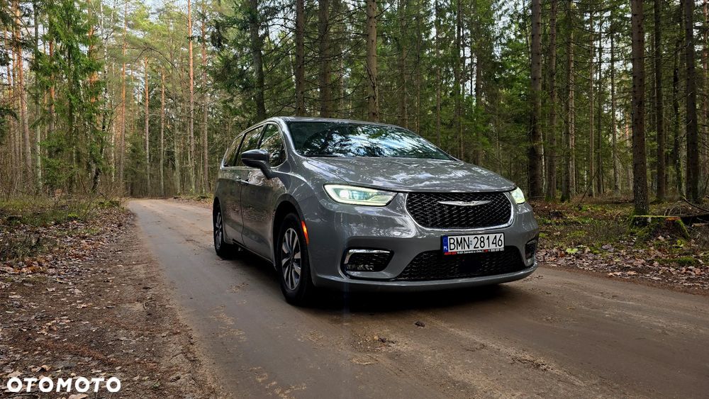 Chrysler Pacifica - 4