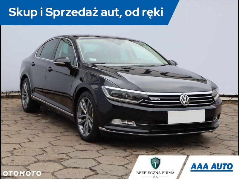 Volkswagen Passat - 2