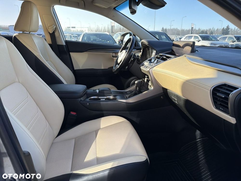 Lexus NX 300h Comfort AWD - 14