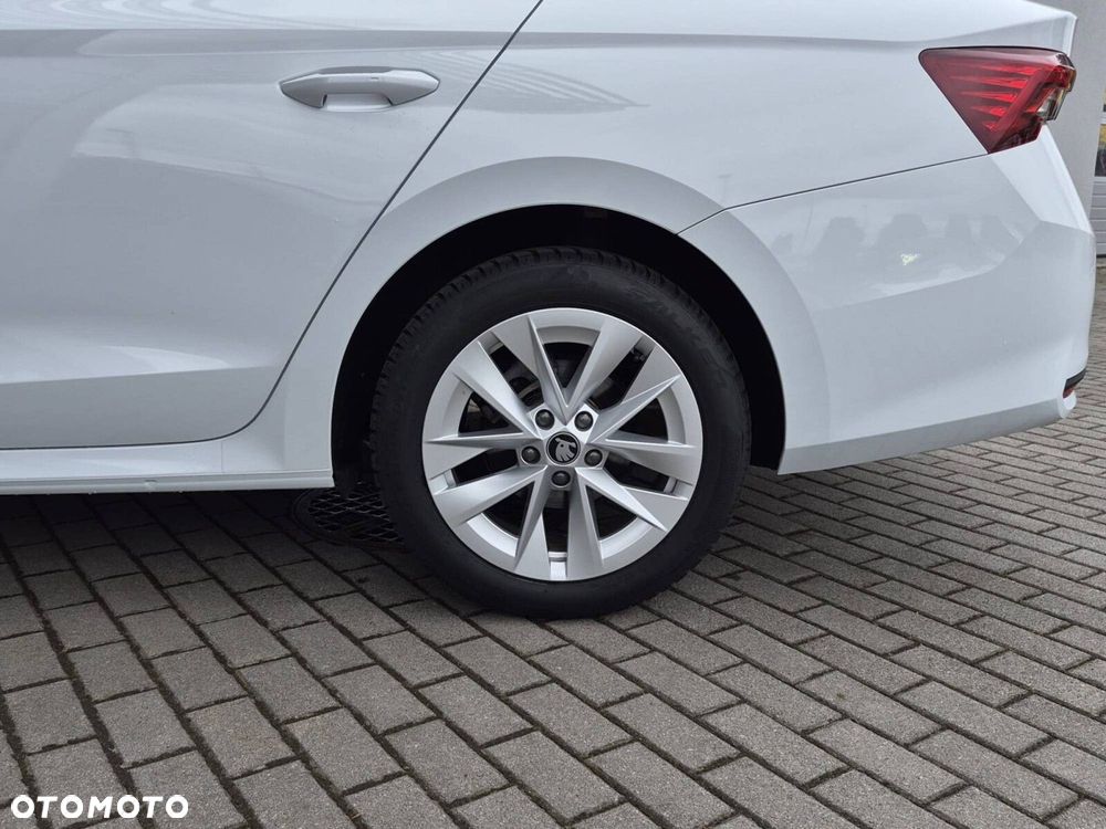 Skoda Octavia 1.5 TSI mHEV Selection DSG - 5