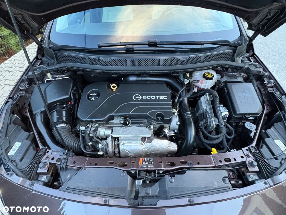 Opel Astra 1.4 Turbo Business - 11