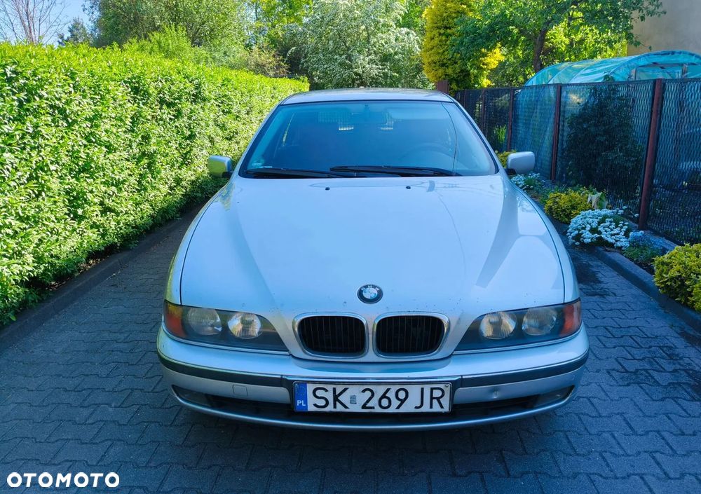 BMW Seria 5 520i - 6