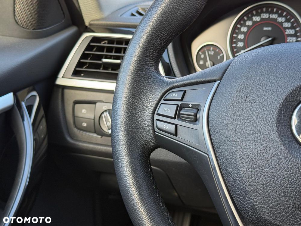 BMW Seria 3 320i GPF xDrive Sport Line Shadow - 30