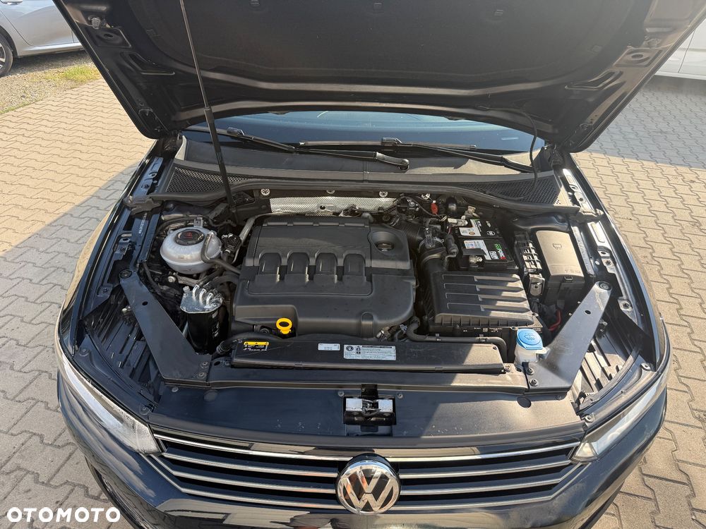 Volkswagen Passat 1.6 TDI SCR DSG Comfortline - 26