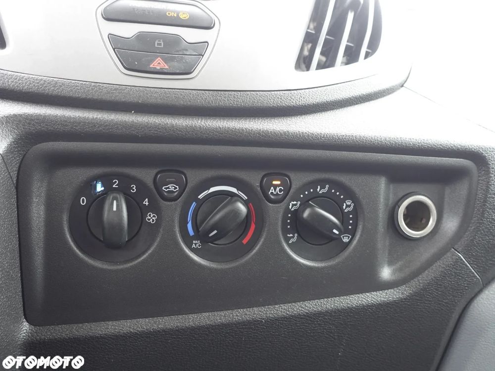Ford Transit - 24