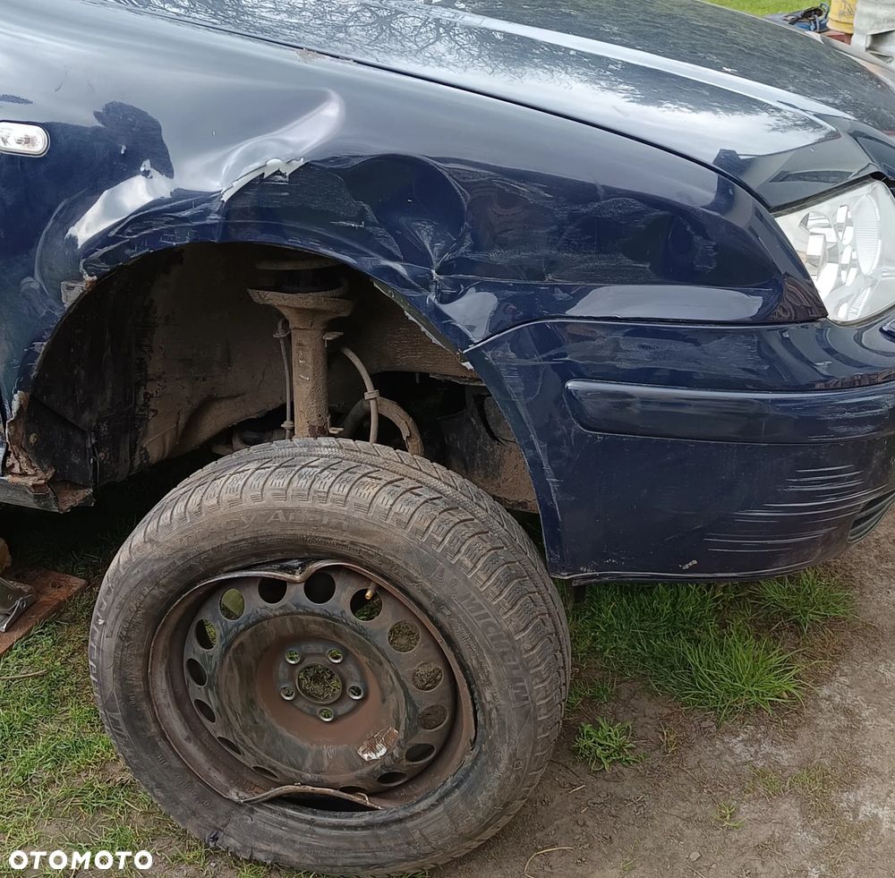 Volkswagen Bora Variant 2.0 - 6