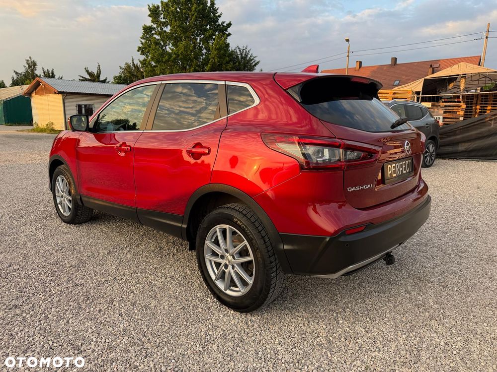 Nissan Qashqai 1.3 DIG-T N-Connecta EU6d - 8