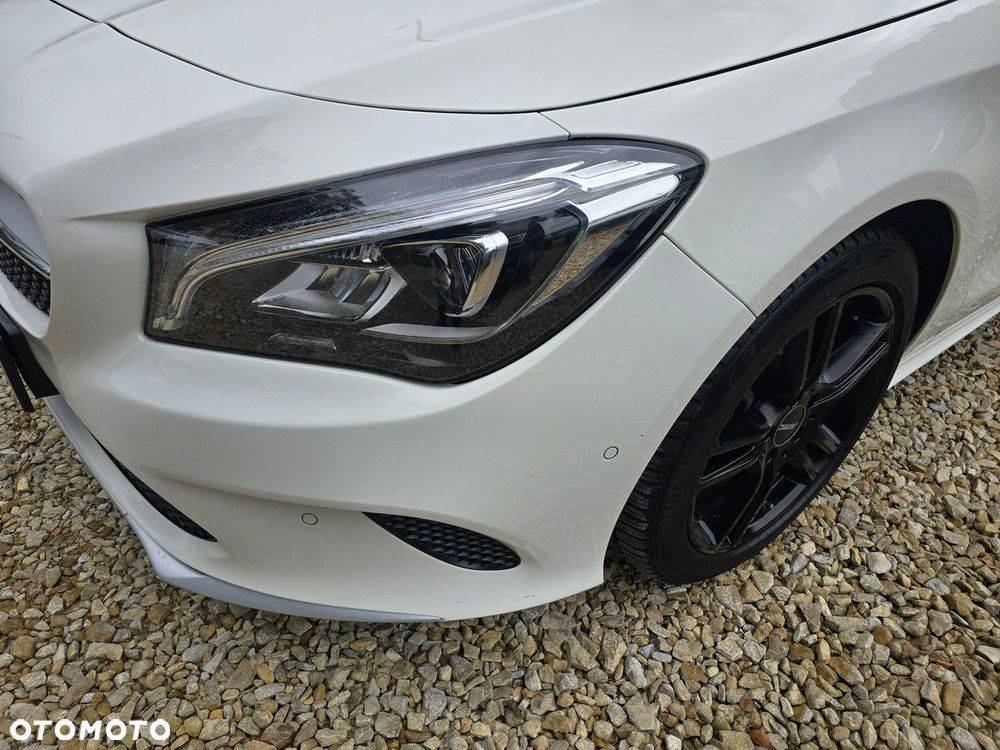 Mercedes-Benz CLA Shooting Brake 180 d - 32