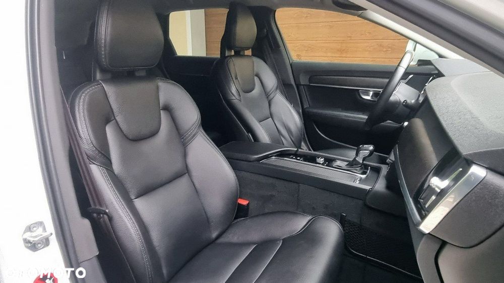 Volvo V90 Cross Country - 16