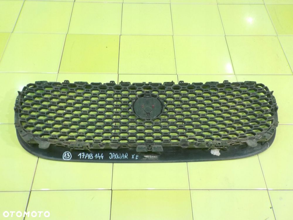 JAGUAR XE 2.0 D 17r SEDAN 4D atrapa grill X7B-018K28-AA X7M-018K28-AA - 4