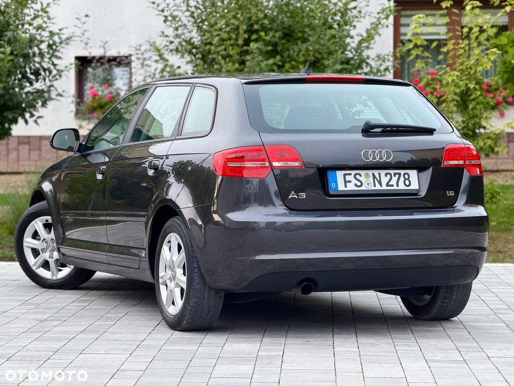 Audi A3 Sportback 1.6 S line Sportpaket (plus) - 4