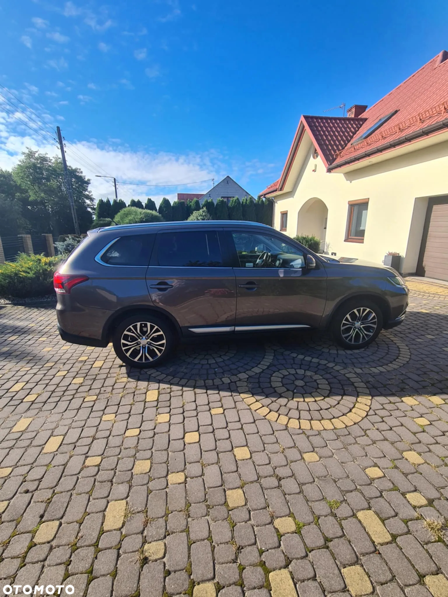 Mitsubishi Outlander 2.0 Intense + Navi 4WD CVT - 5