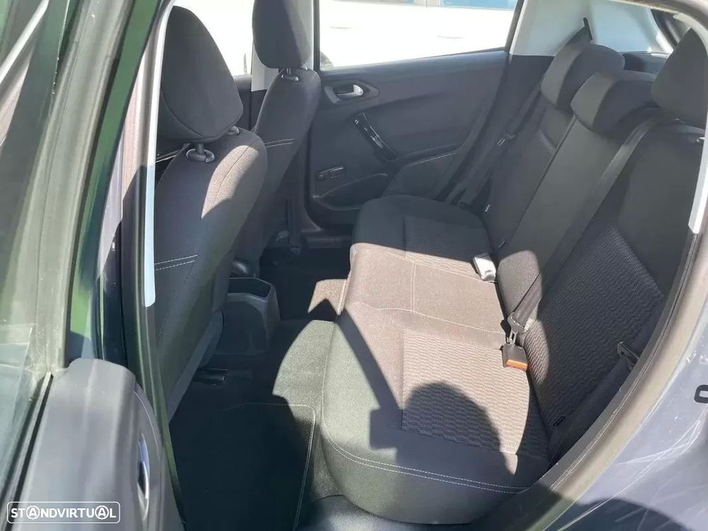 Peugeot 208 1.2 PureTech Active - 10