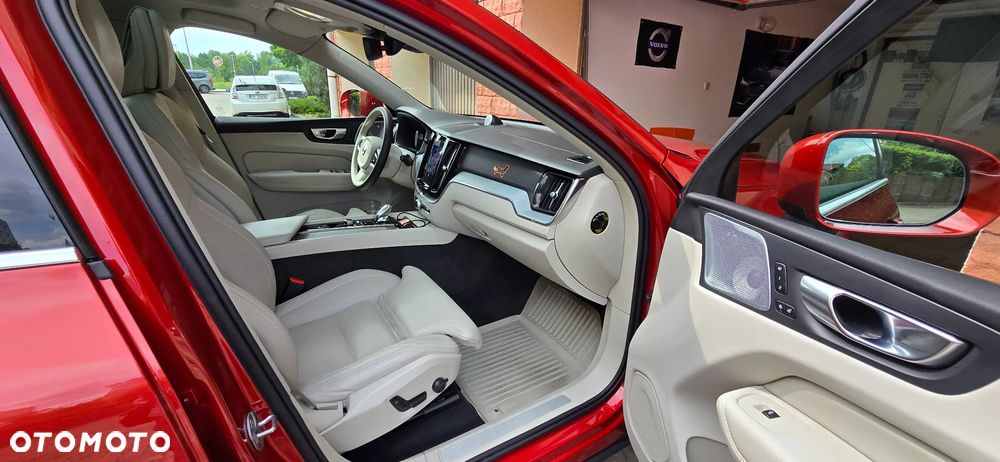 Volvo XC 60 T6 Plug-In Hybrid AWD Ultra Bright - 10