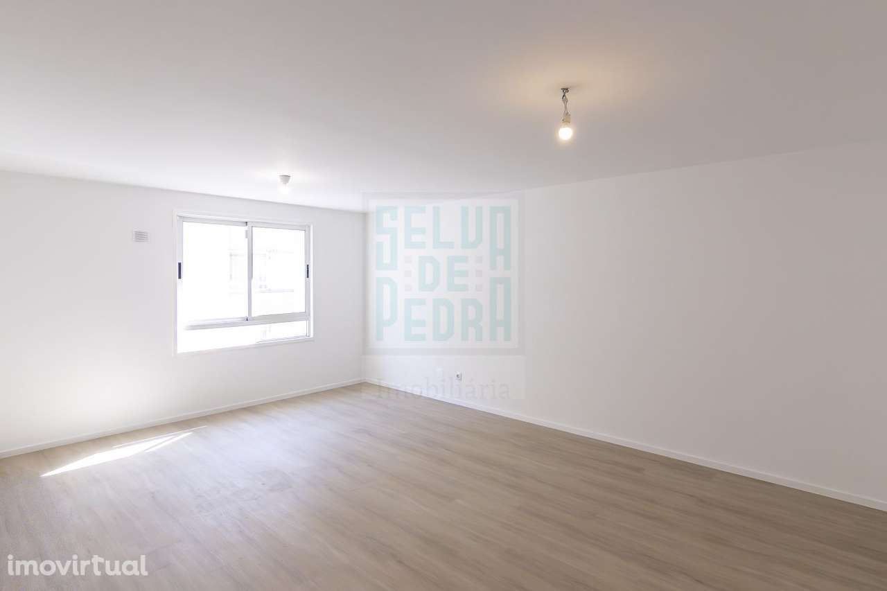 T3 Remodelado com Varanda e Garagem | Baguim do Monte - Grande imagem: 2/15