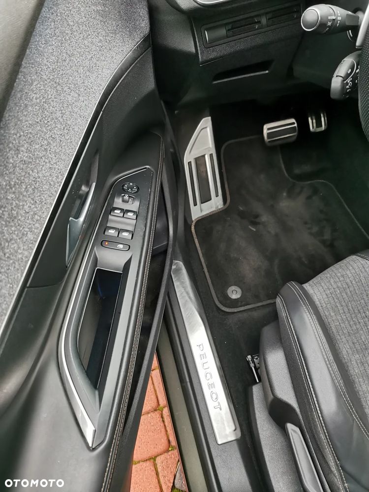 Peugeot 5008 THP 165 EAT6 Stop & Start Allure - 25