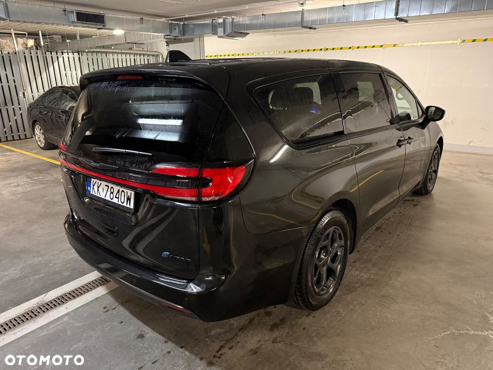 Chrysler Pacifica - 8