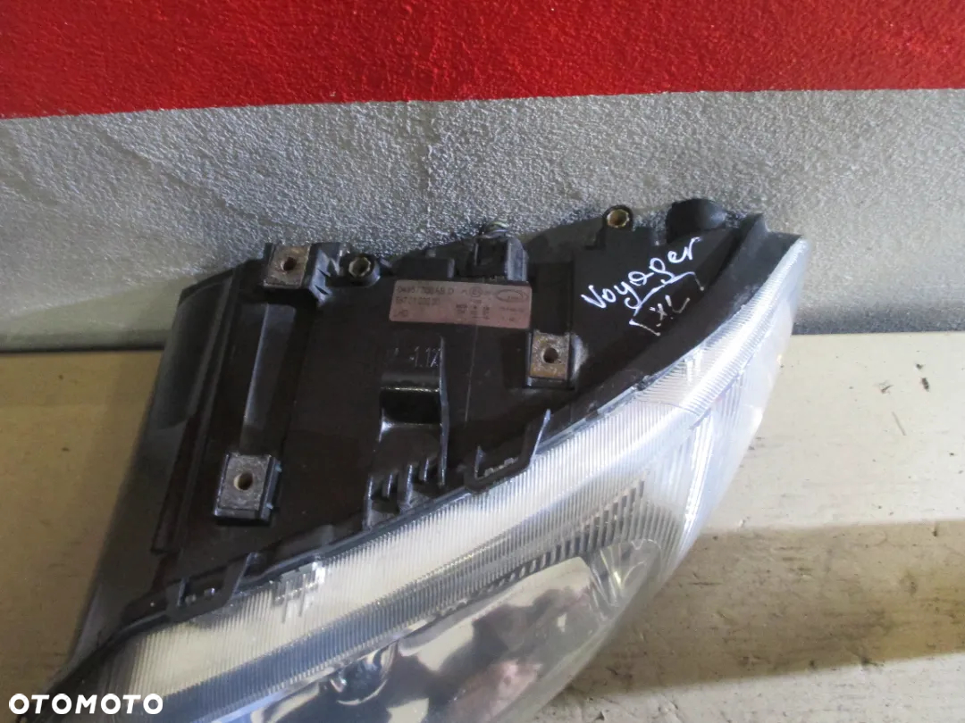 Lampa lewa Chrysler VOYAGER ZKW EUROPA - 2