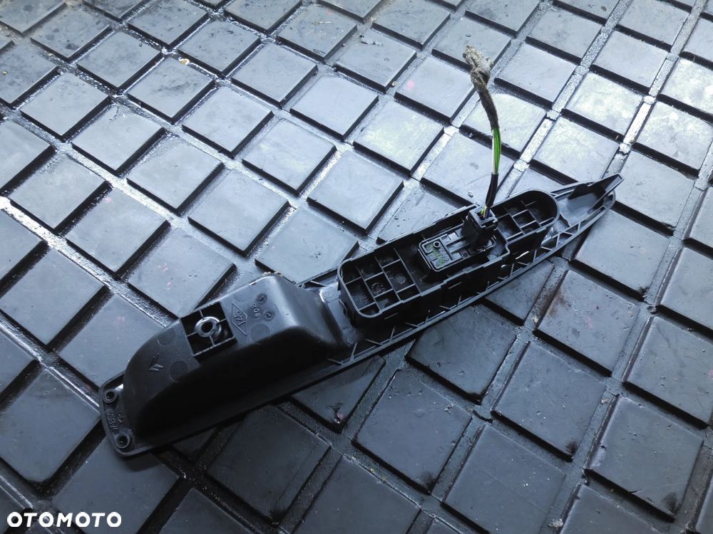 PANEL SZYBY PRAWY PRZÓD CITROEN C4 9651465677 - 2