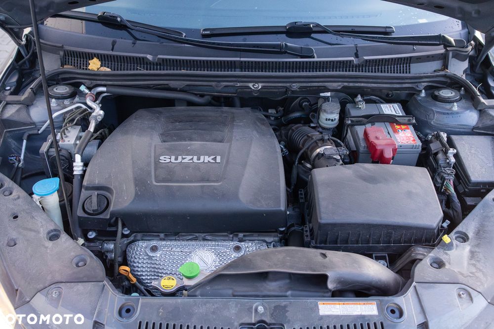 Suzuki Kizashi 2.4 Sport 4WD CVT - 24