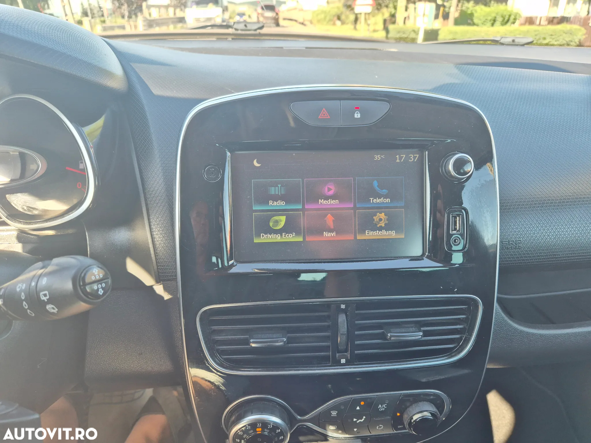 Renault Clio - 12