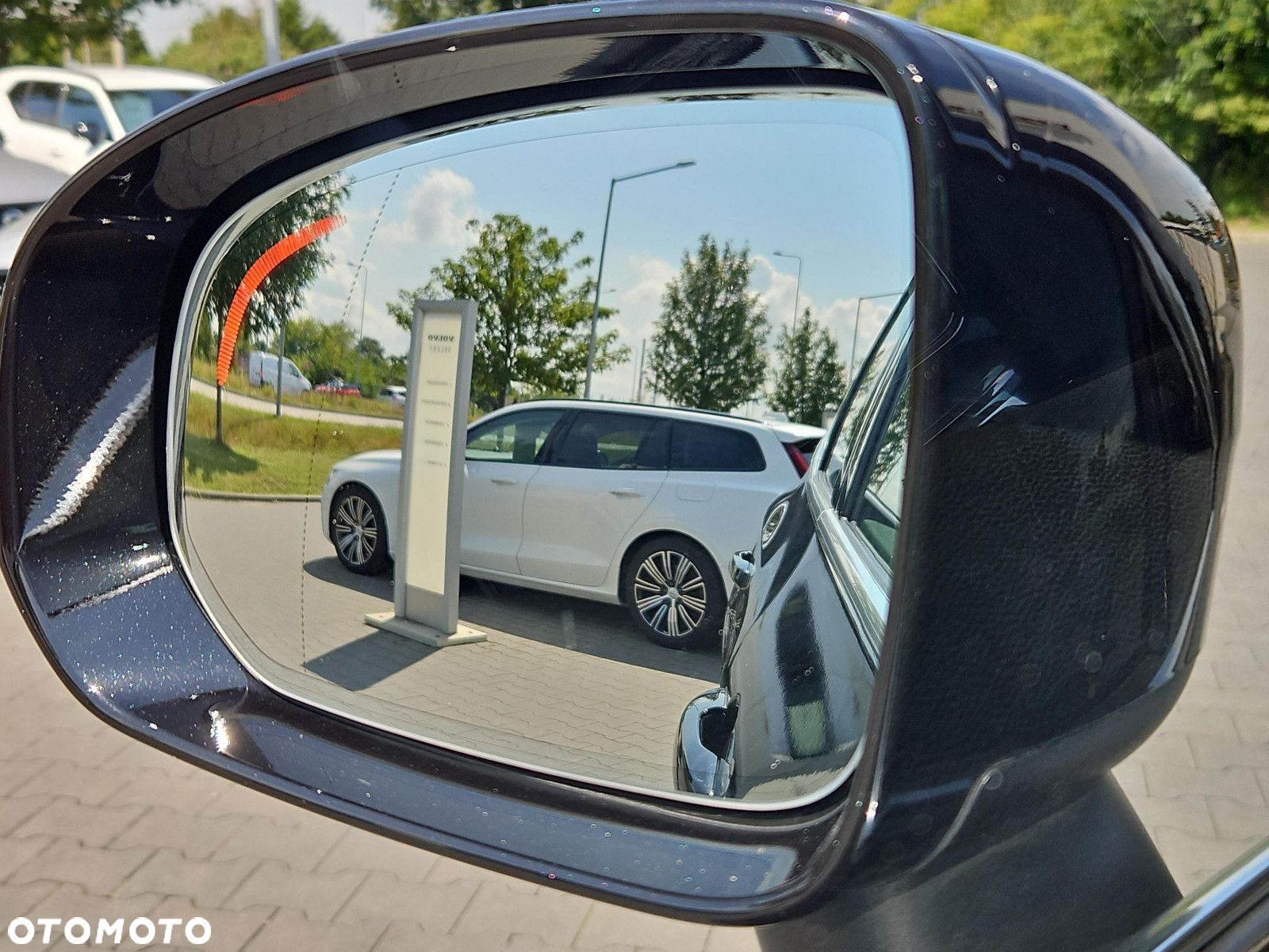 Volvo XC 60 B4 D AWD Momentum Pro - 30