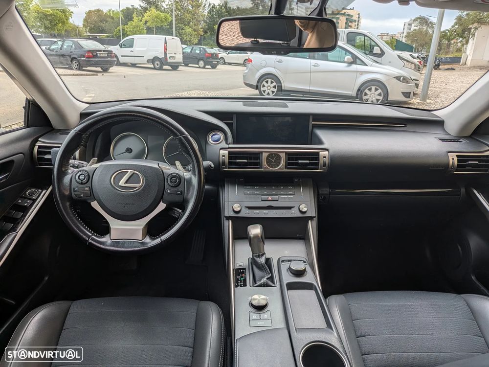 Lexus IS 300H Pack Executive - 8