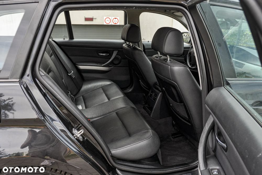 BMW Seria 3 320d - 12