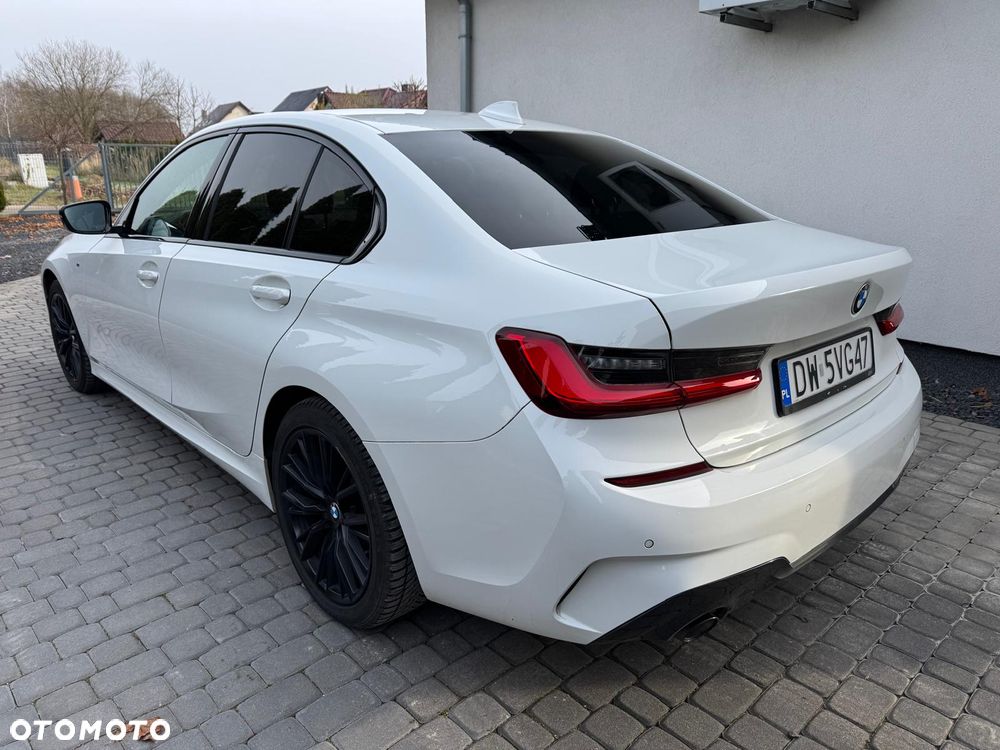 BMW Seria 3 318d M Sport - 6