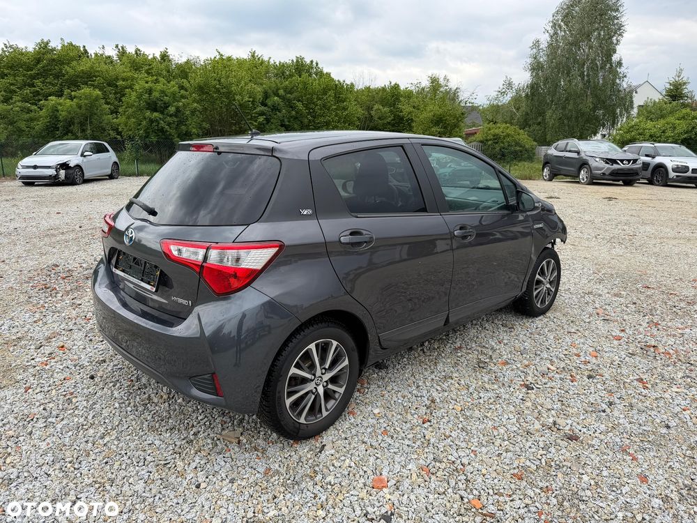 Toyota Yaris Hybrid 100 Life - 5